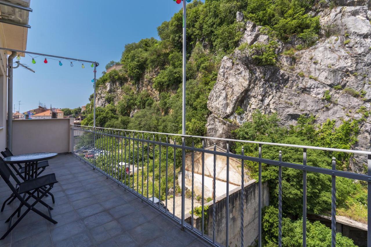 Stunning Apartment In Quiet Street Near Center With Free Parking 4 Floor Rijeka Eksteriør bilde